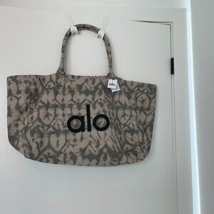 NWT ALO Yoga Tote Bag